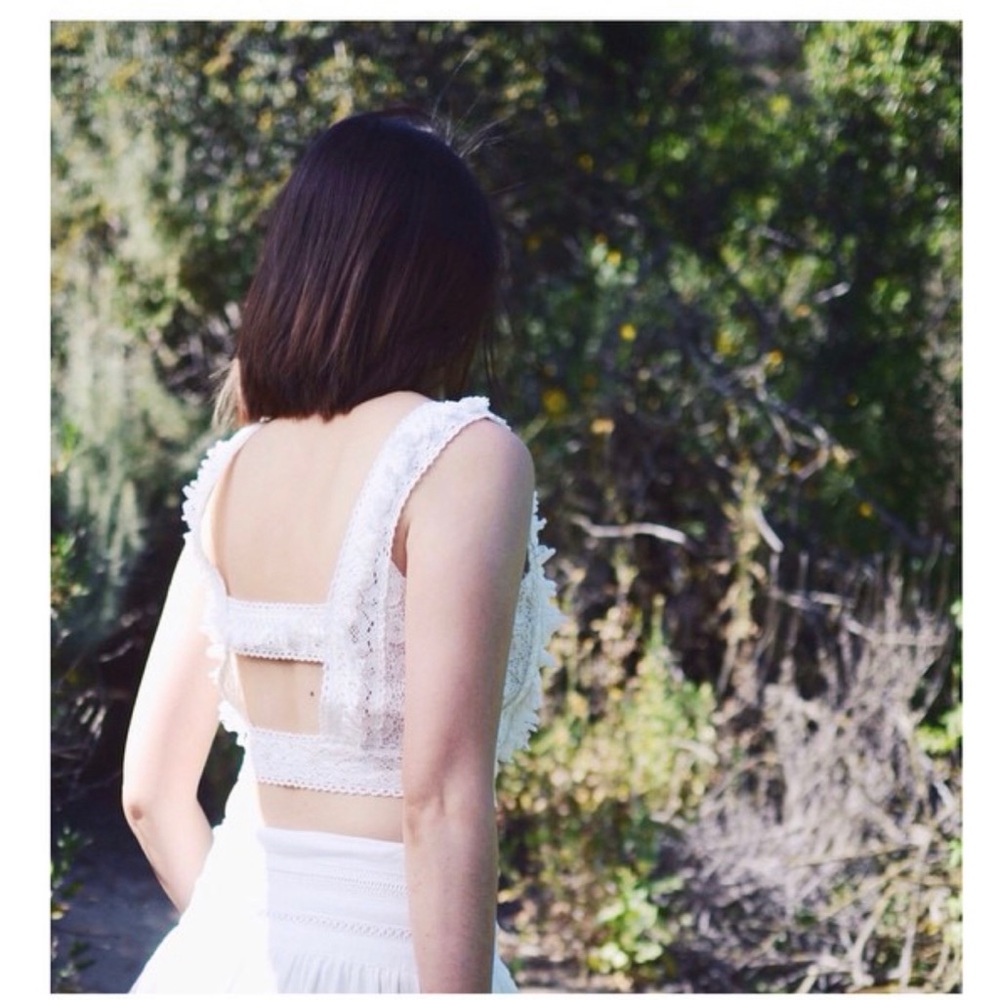 NEW white fringe crop top with open back - Picture 3 of 6